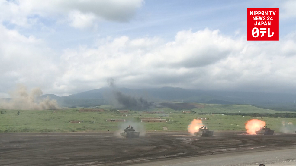 GSDF wows crowd with live fire drills