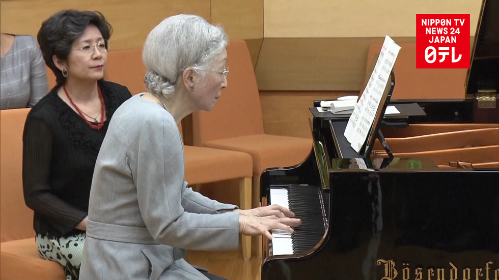 Empress puts piano skills on display