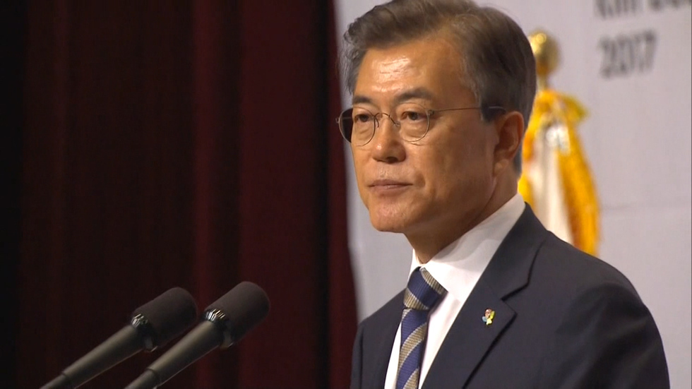 South Korean president seeking comfort women apology
