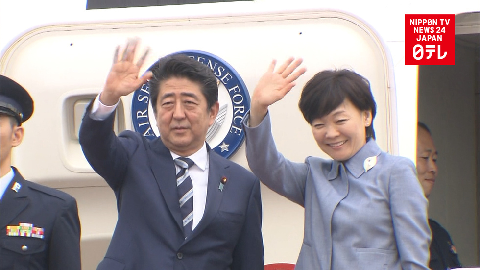 Abe leaves for G7 summit