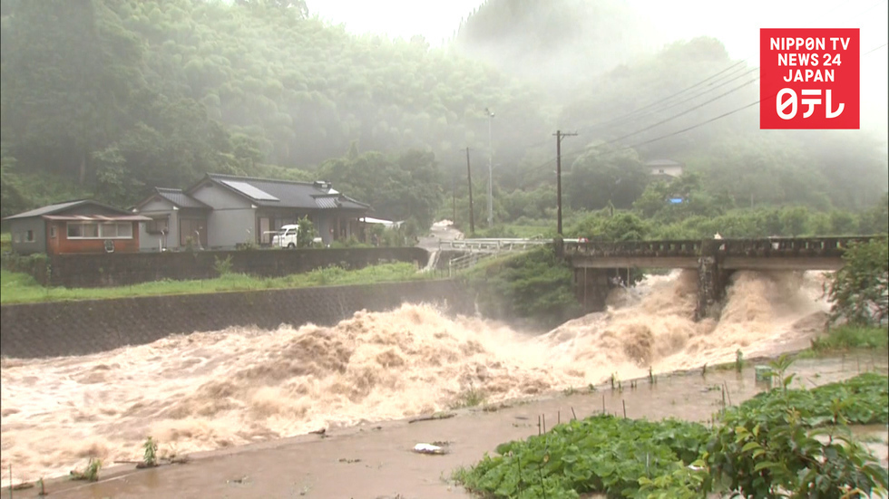 Heavy rain lashes western Japan