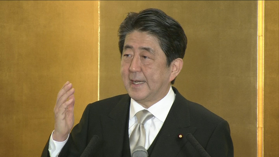 Abe outlines goals in New Year press conference