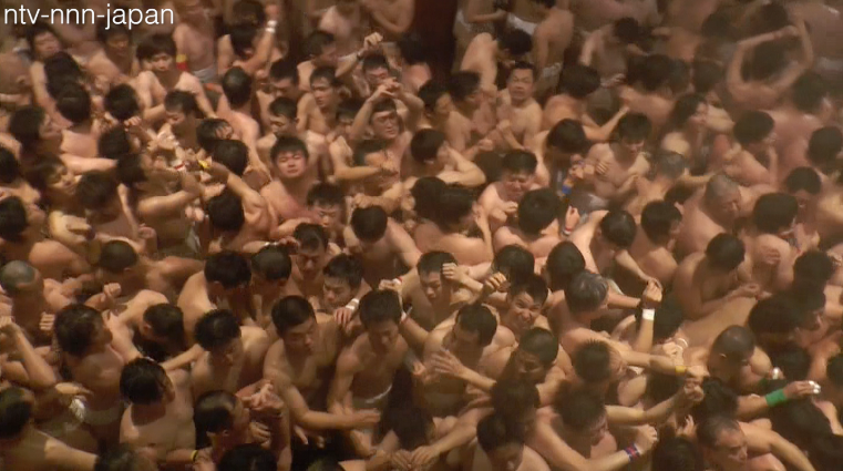'Naked festival' brings good luck in Okayama 