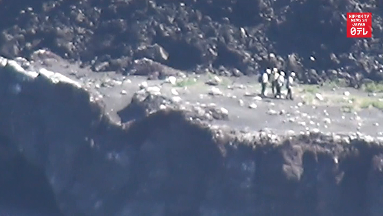 Scientists land on volcanic island 