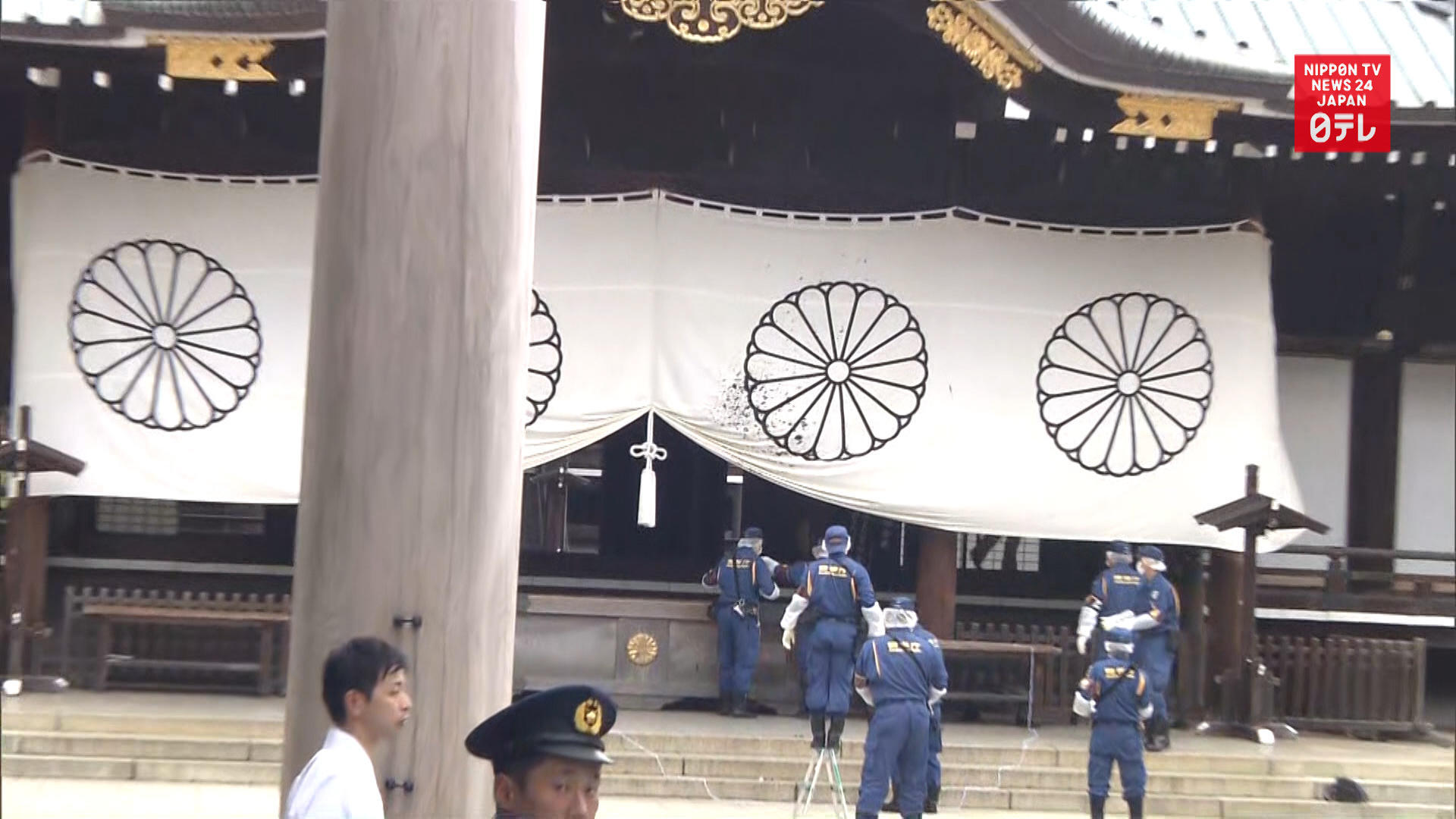Chinese man vandalizes Yasukuni Shrine