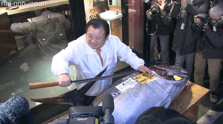 Sushi chain owner drops $40K for year's first tuna