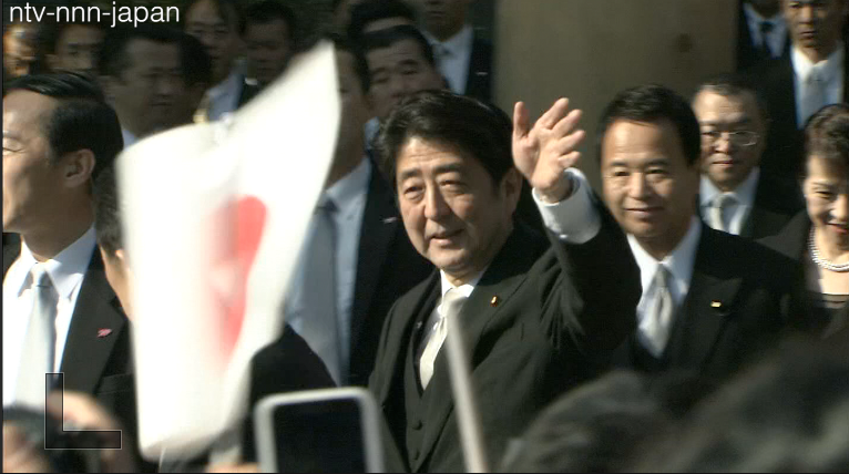 2015 the year for pay hikes: Abe