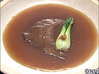 四川豆花飯荘：気仙沼産フカヒレの姿煮