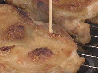  BBQチキンサラダ、BBQコリアンダーライムドレッシング添え レシピ