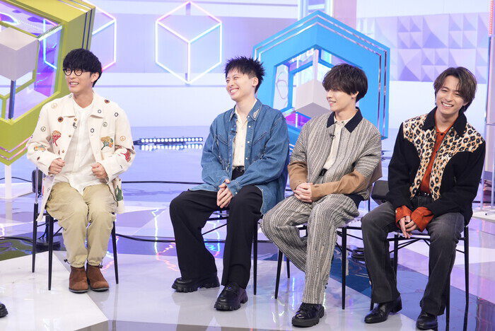 Yページ❣️ この日はずっと戦隊ポーズにハマっていました❤️‍🔥 #VDC Magazine