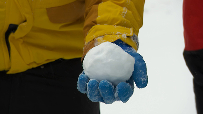 DASH ご当地PR課 ～雪玉転がしてどこまで大きくできるか？～｜ザ！鉄腕