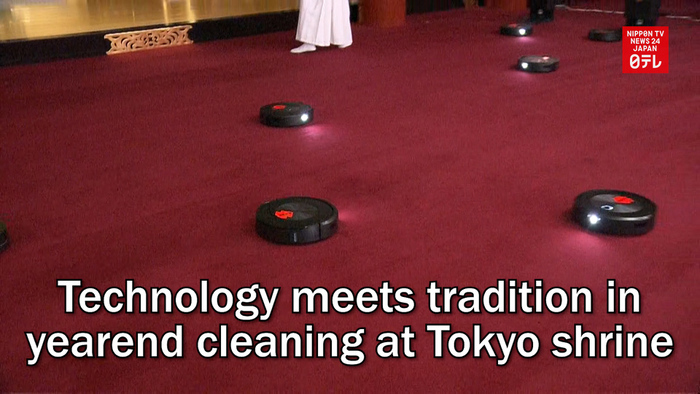 Technology meets tradition in yearend cleaning at Tokyo shrine