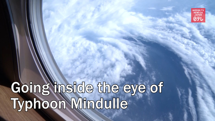 Going inside the eye of Typhoon Mindulle