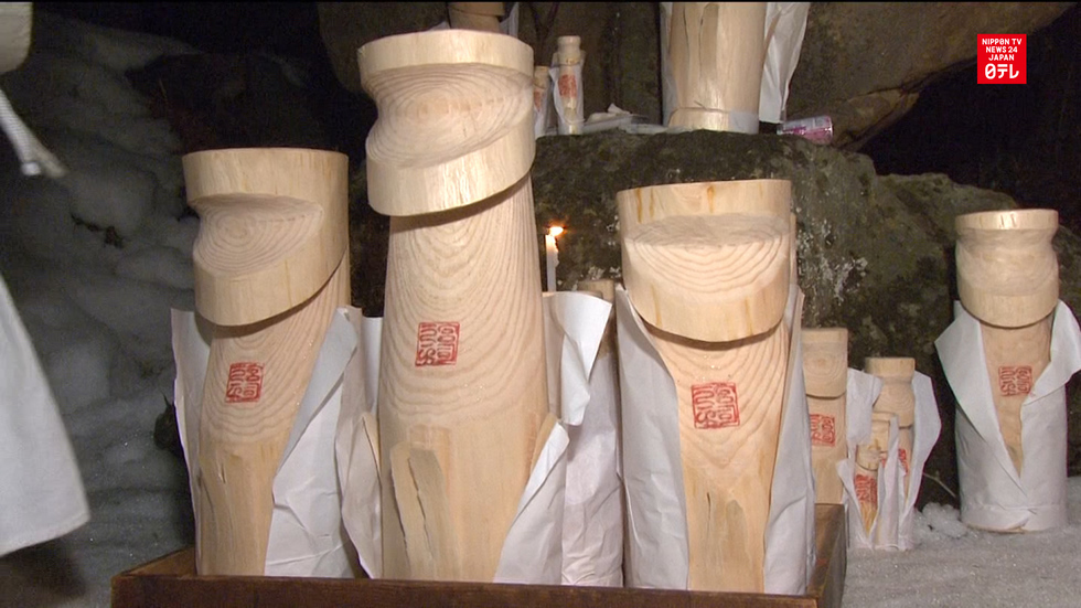 Men fight for prosperity