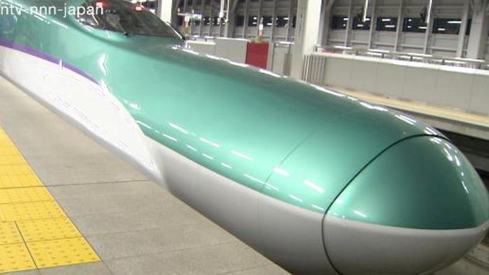 Hokkaido Shinkansen arrives in Aomori  