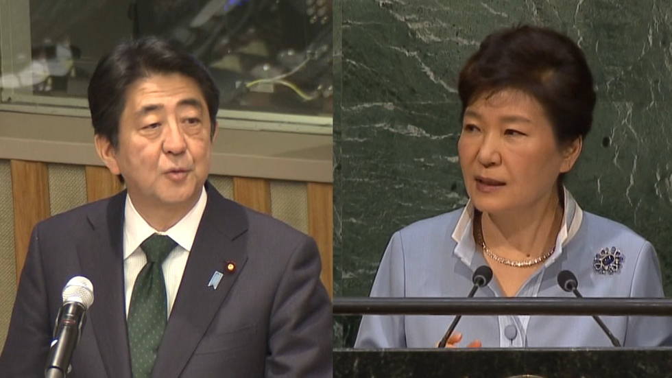 Abe, Park chat about China summit