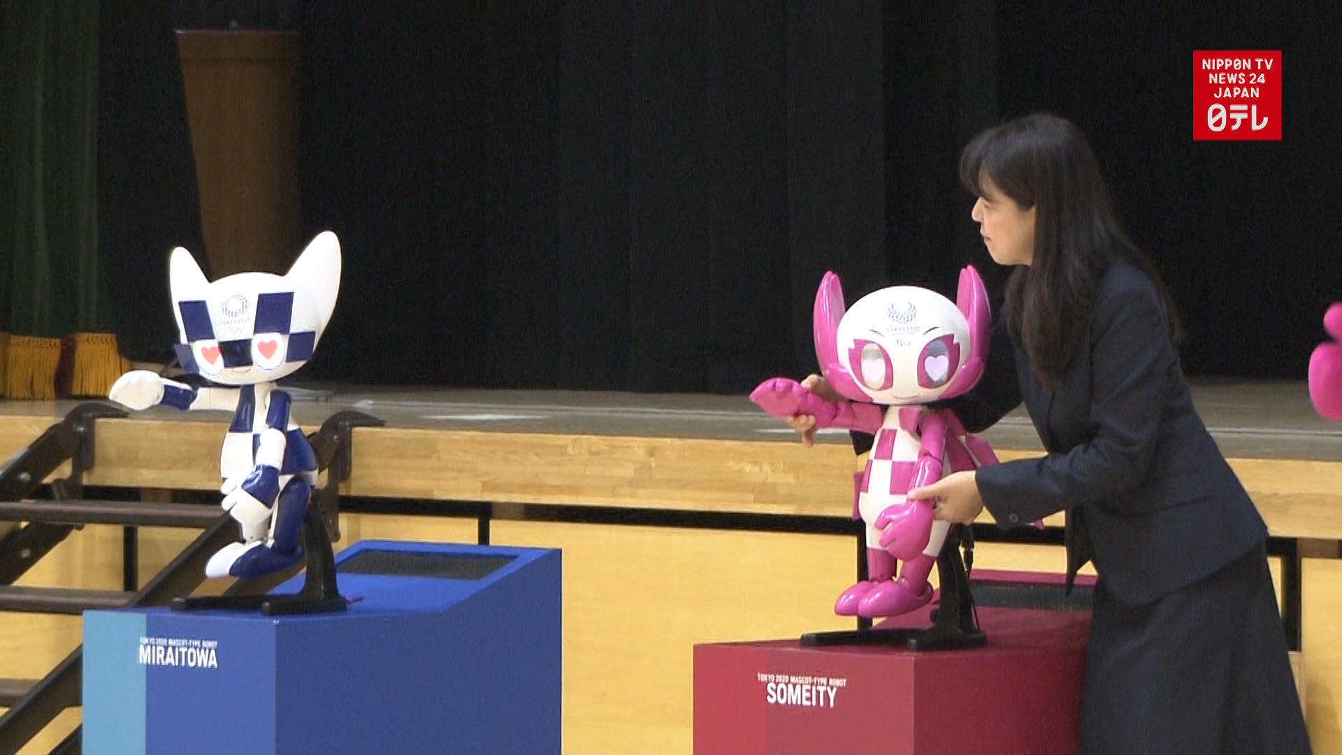 Olympic mascot robots wow students