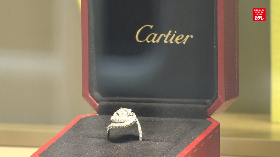 Stronger yen prompts luxury discounts