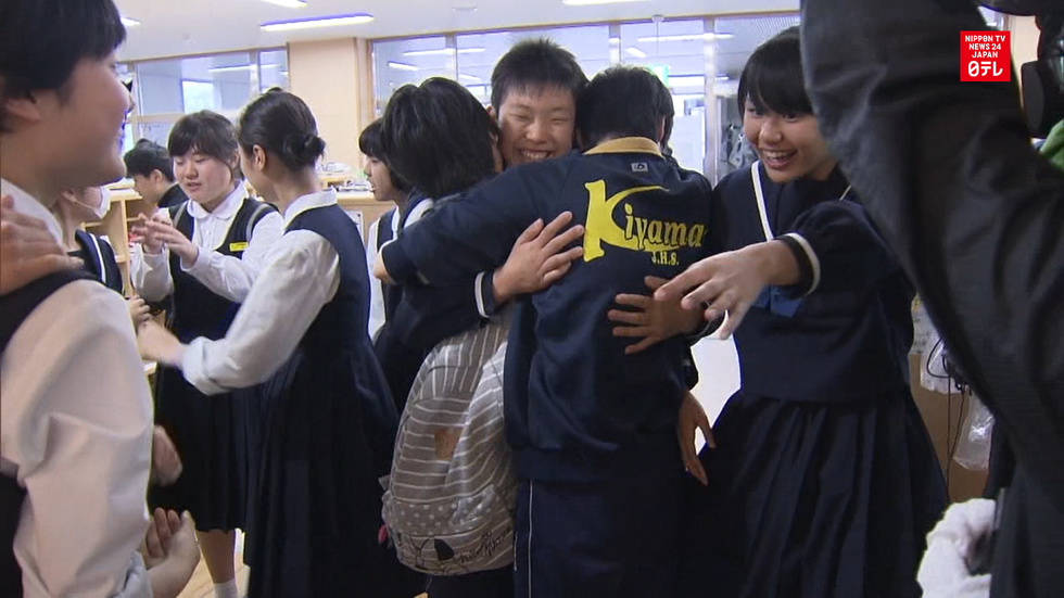 Quake-hit students back in class