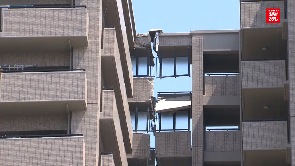 Earthquake fractures apartment building