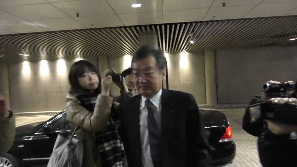 Sharp accepts Foxconn bailout bid