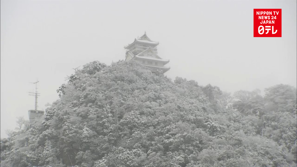 Snow falls in Sapporo, observed on Mt. Fuji