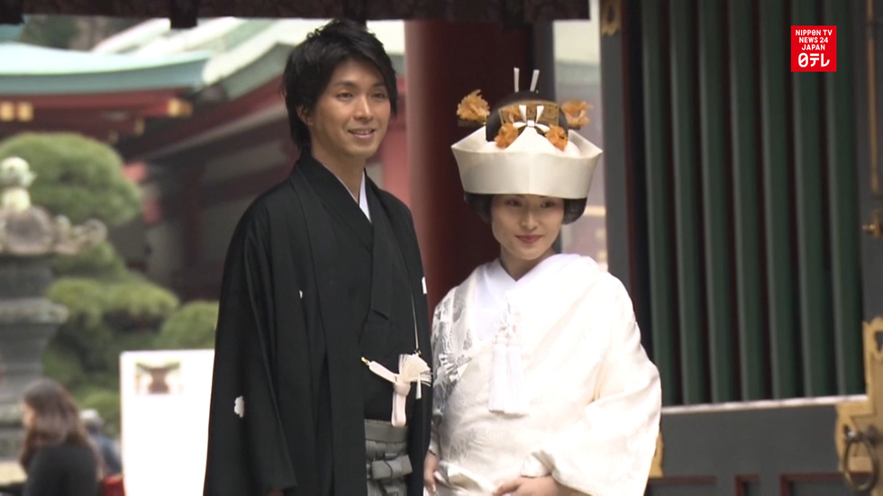 Japanese male lawmaker plans child care leave