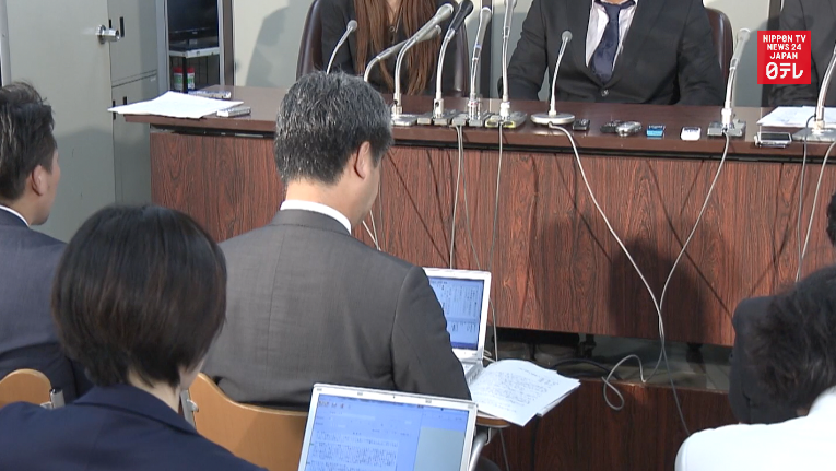 Couple sues over six-month divorce rule