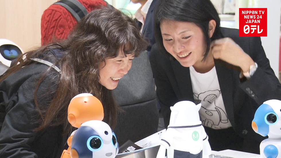 Tokyo department store opens robot section 