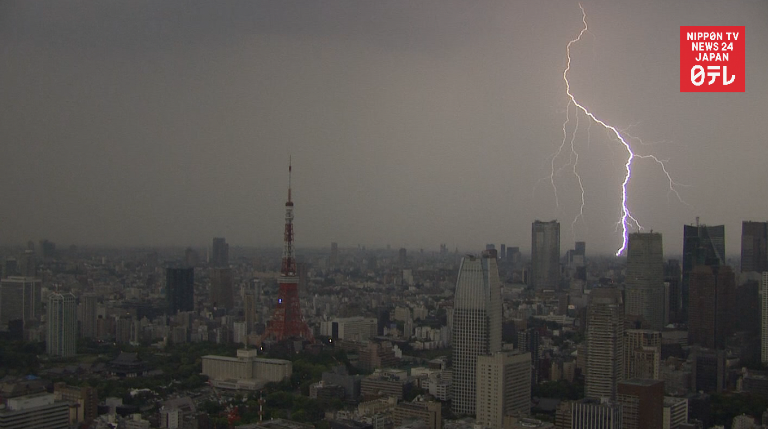 Powerful thunderheads bring hail, lightning to Tokyo