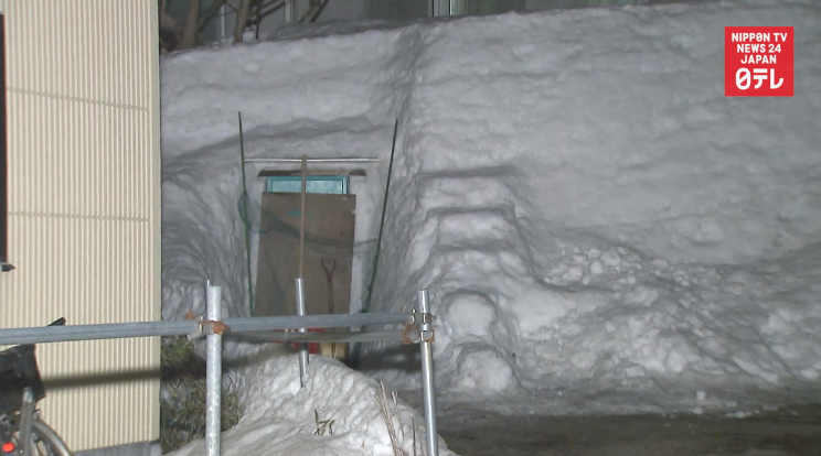 Two collapse in snow hut from carbon monoxide poisoning