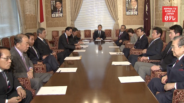 LDP leaders support onetime abdication law for Akihito