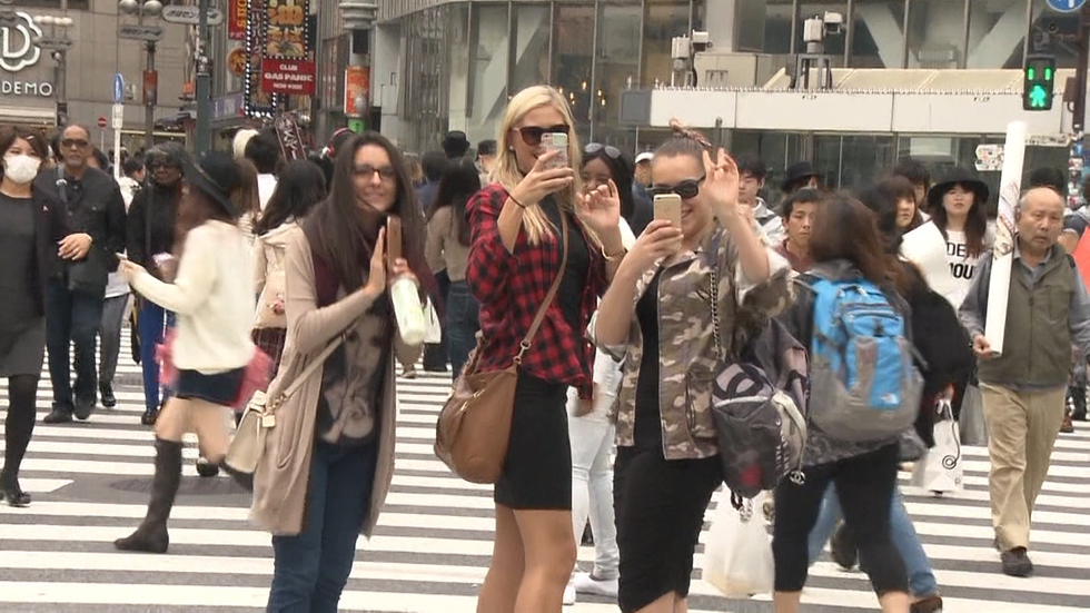 2016 tourists top 24 million