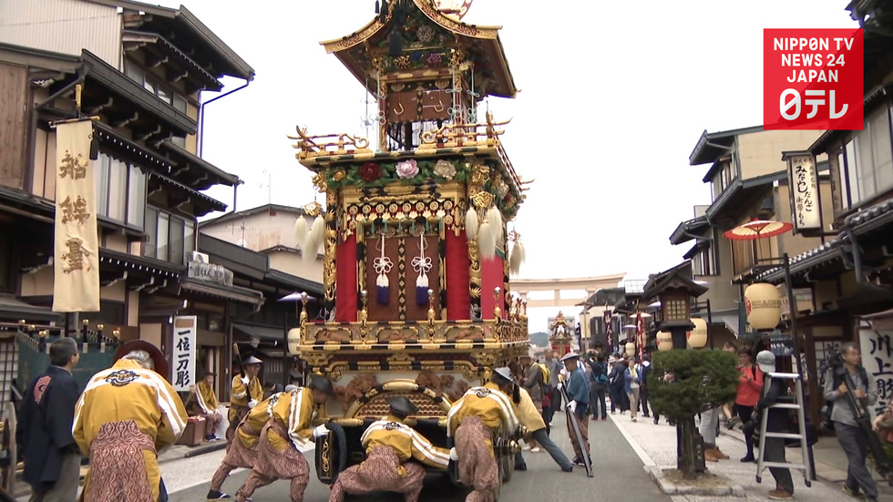 Traditional floats shine at Takayama Fall Festival