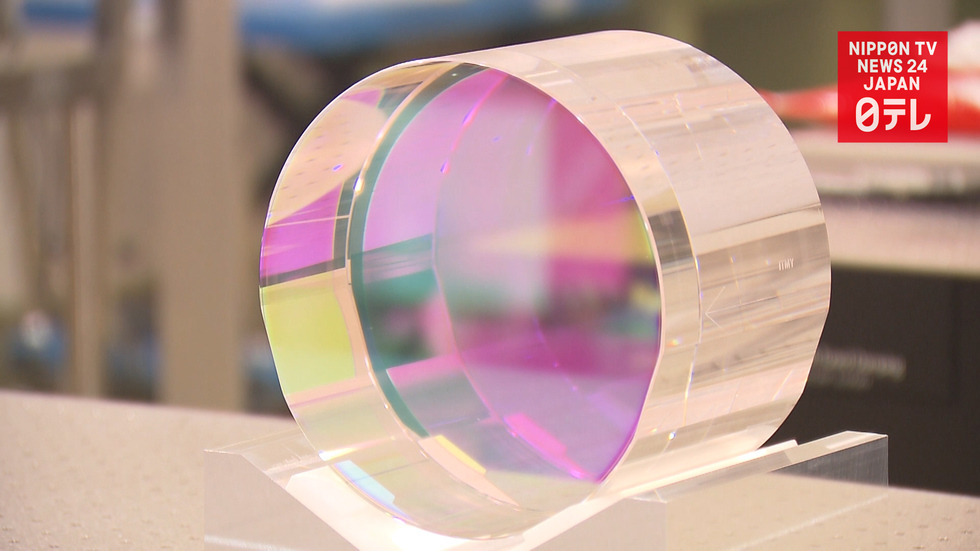 Sapphire mirrors for gravity wave detector on display