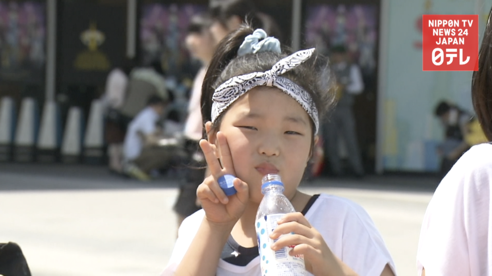 Summer-like heat lingers  