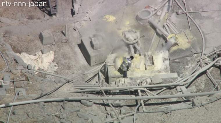 Experts probe Hakone hot spring