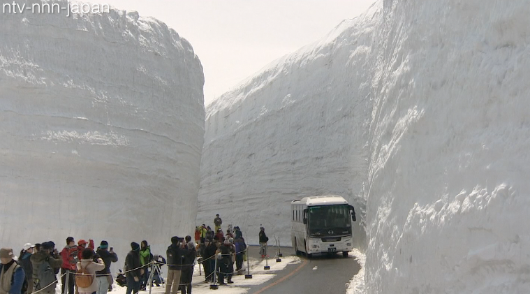 Alpine route's snow walls second highest on record