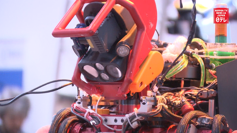 Robot expo launches in Tokyo