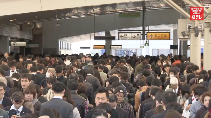 Railway troubles hit thousands of commuters