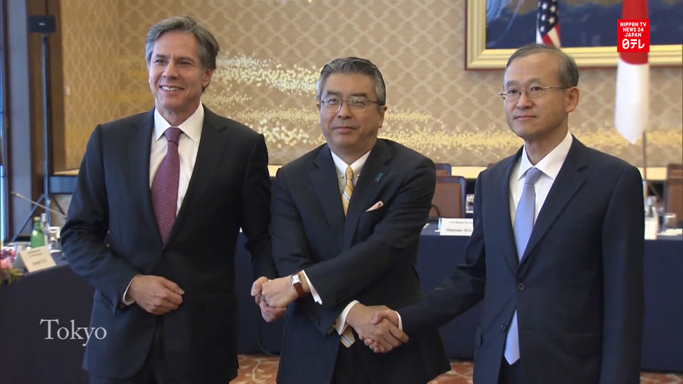 Japan, US, South Korea agree to put more pressure on North Korea