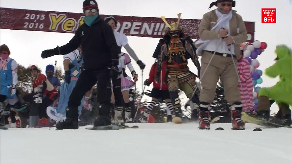Skiers hit slopes in Shizuoka