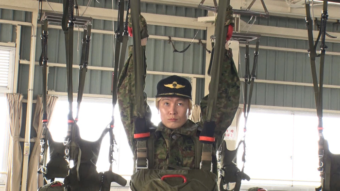 カズレーザーが陸上自衛隊唯一のパラシュート部隊 第1空挺団に初潜入