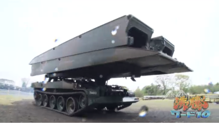 バラエティ初公開 自衛隊に取り憑かれたカズレーザーが極秘部隊 施設科 に潜入 沸騰ワード10 日本テレビ