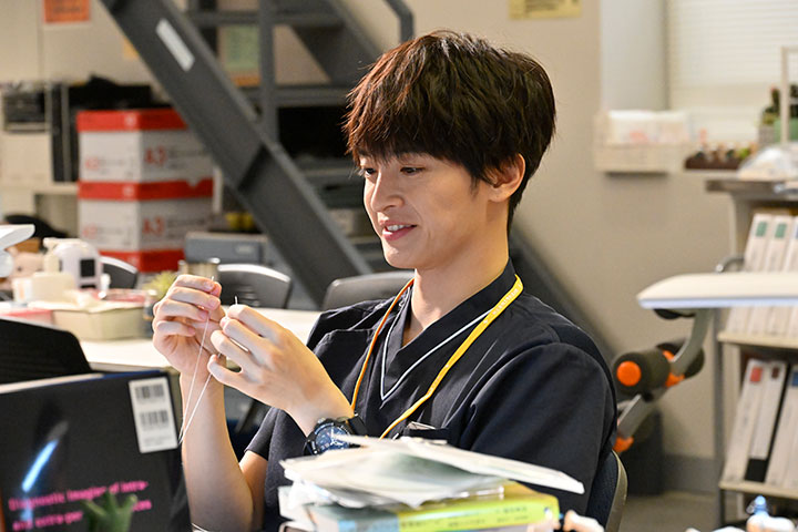 ストーリー第2話｜祈りのカルテ 研修医の謎解き診察記録｜日本テレビ