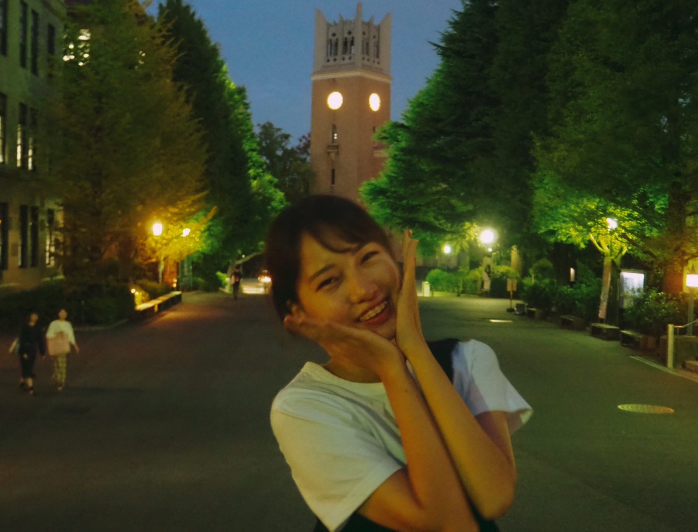 大学内でピース！この写真は日テレの同期が撮ってくれました。