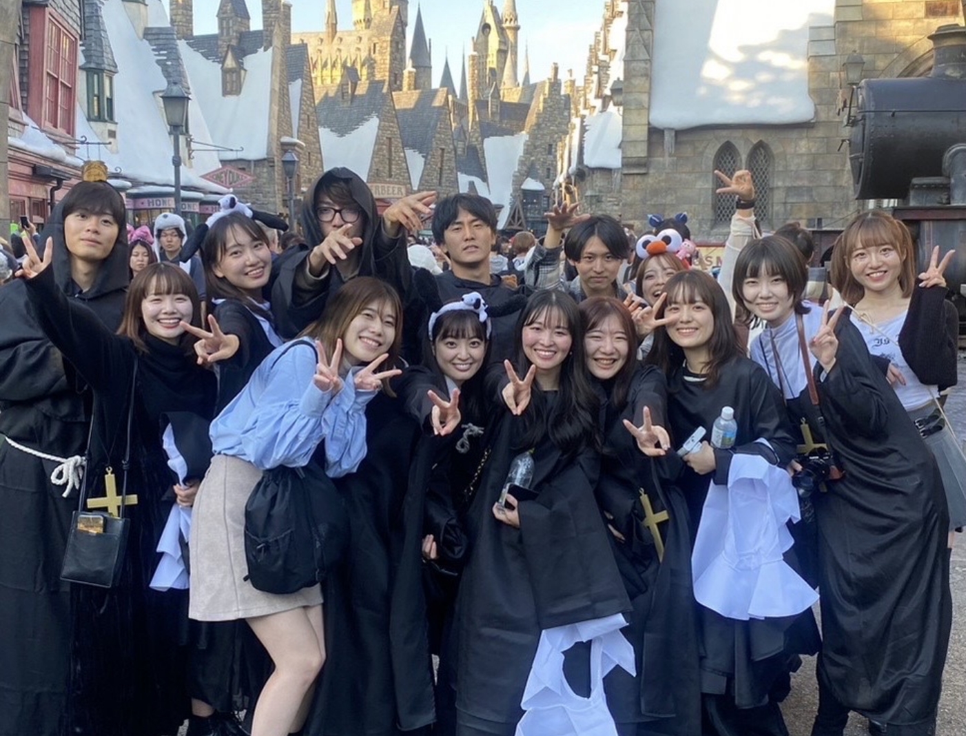 内定者時代に同期でユニバーサル・スタジオ・ジャパンに行った時の写真です。