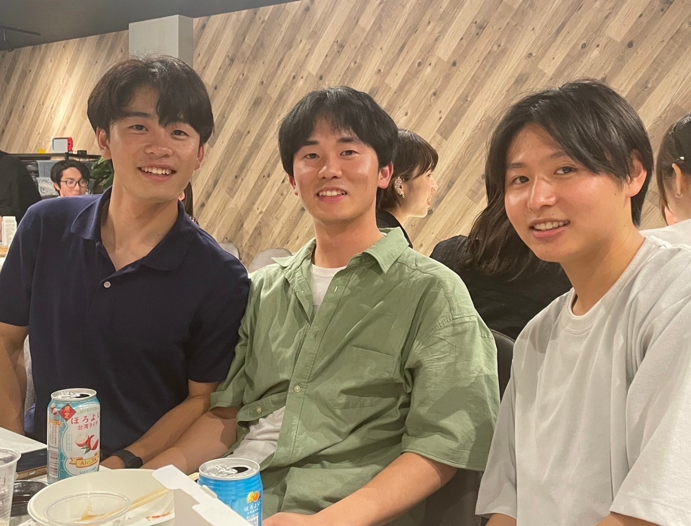 研修期間に、顔が似ていると言われた同期3人。名誉なことです。