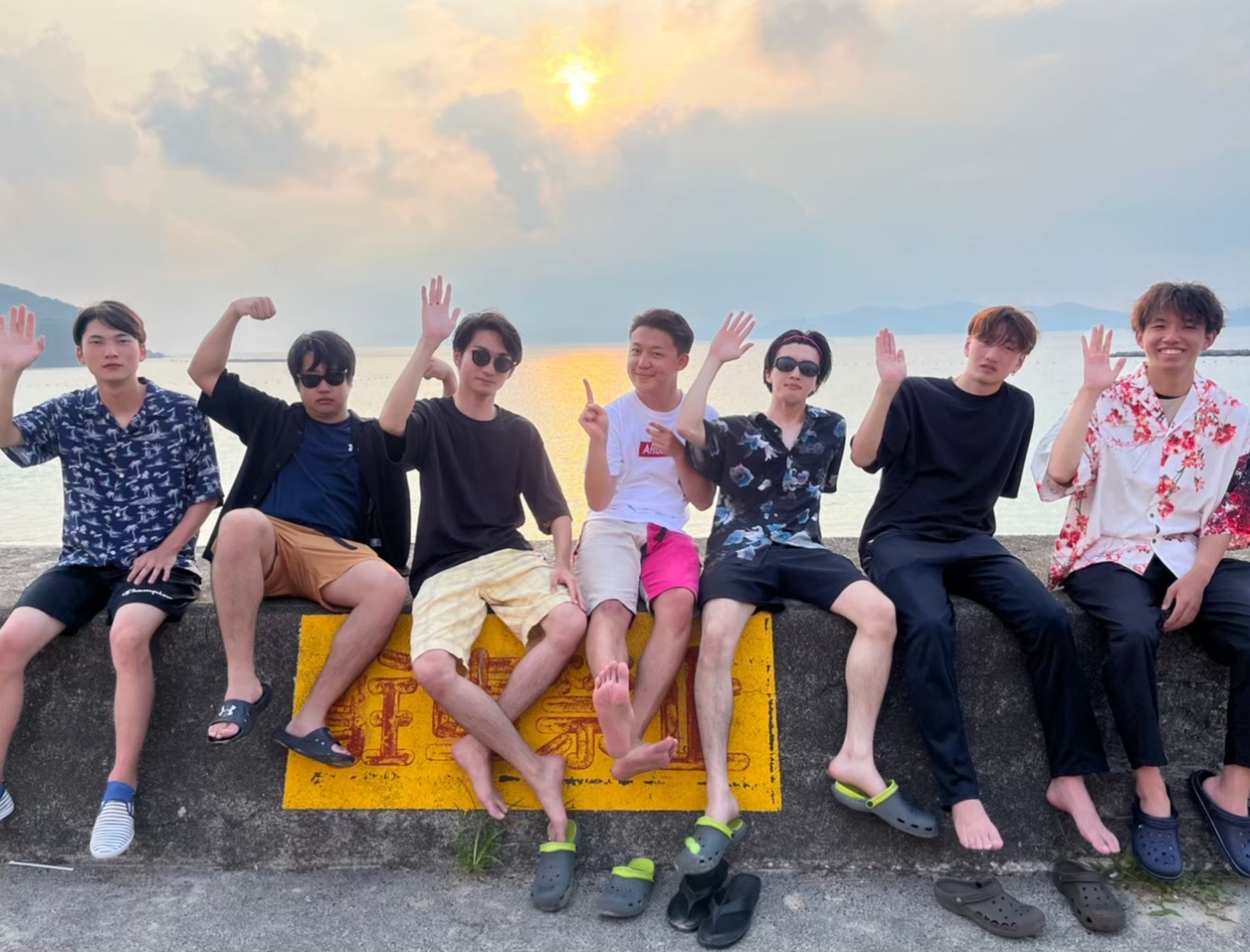 毎年ワゴン車1台で全国を旅する地元の仲間達。この年は地元埼玉から三重県の伊勢志摩へ。