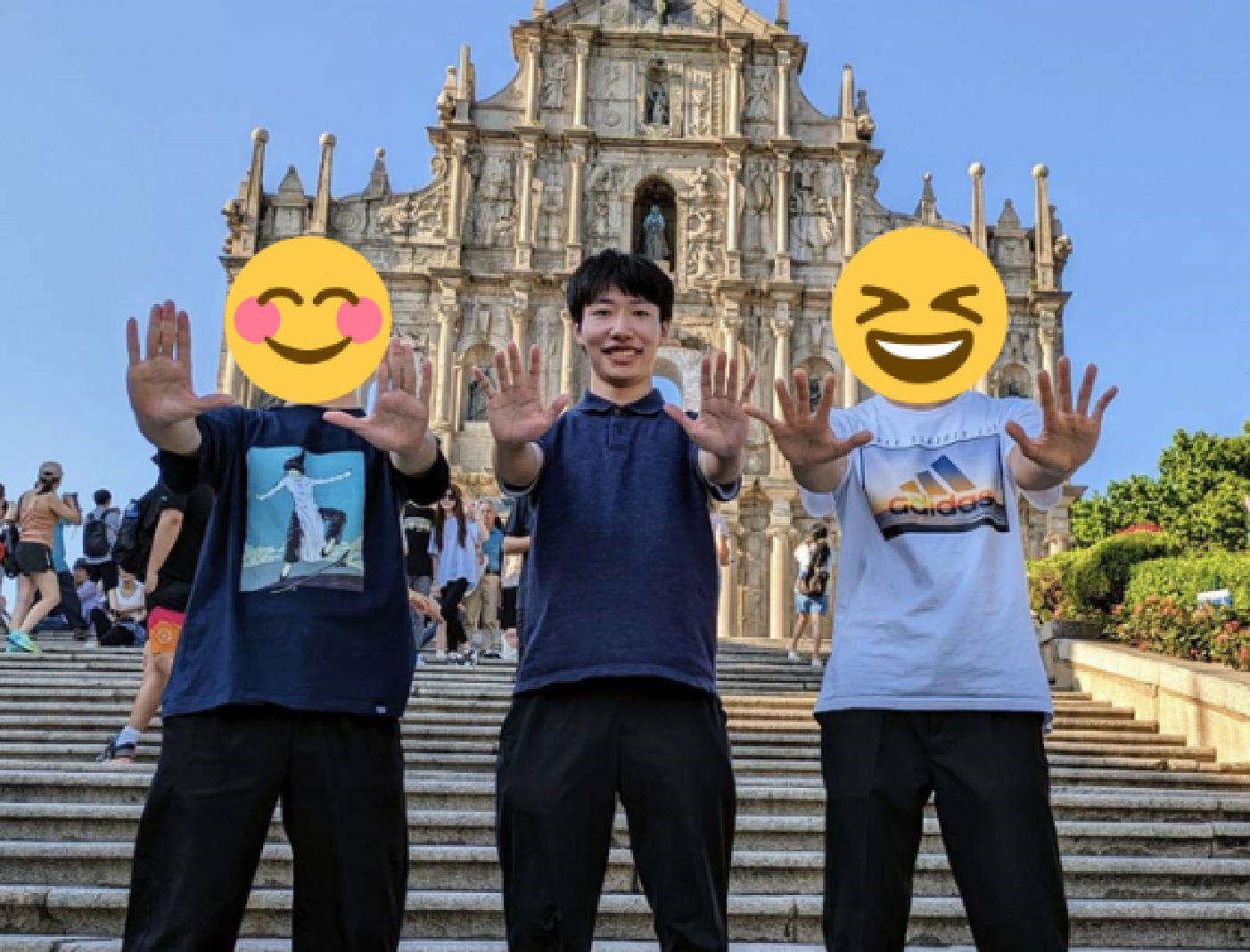 研究室で苦楽を共にした同期と香港旅行！ONE PIECE好きで繋がる仲でもあり、名シーンをマネて。